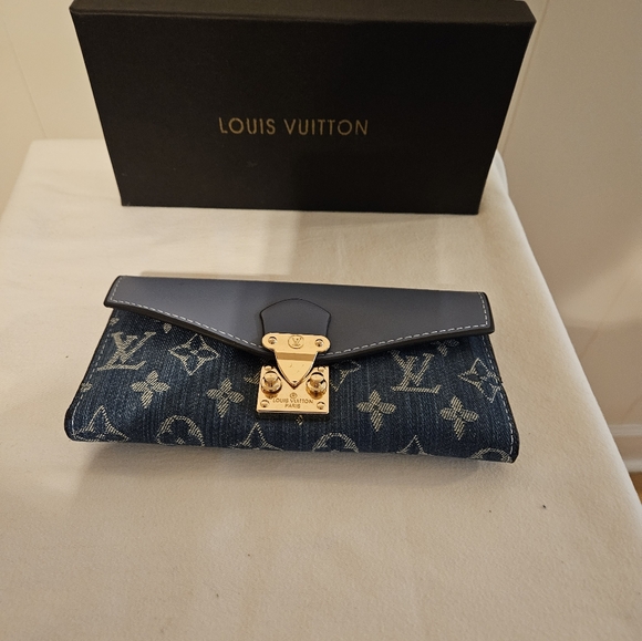 Blue/Denim Monogram Bag and Wallet Set - Picture 10 of 13